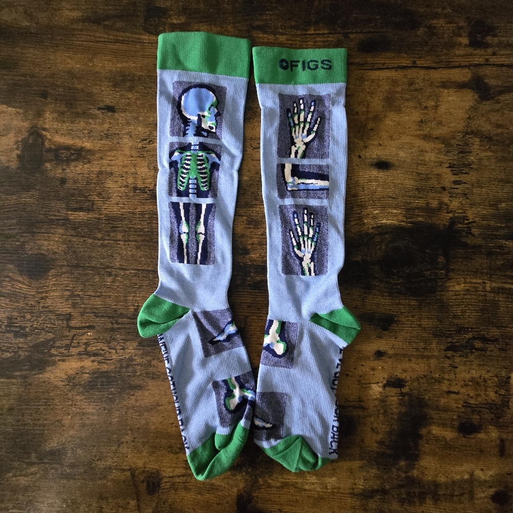 New Figs Compression Socks We've Got Your Back Sz S/M
